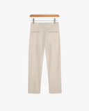 מחויט גברים עם אבזם