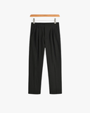 מחויט גברים עם אבזם